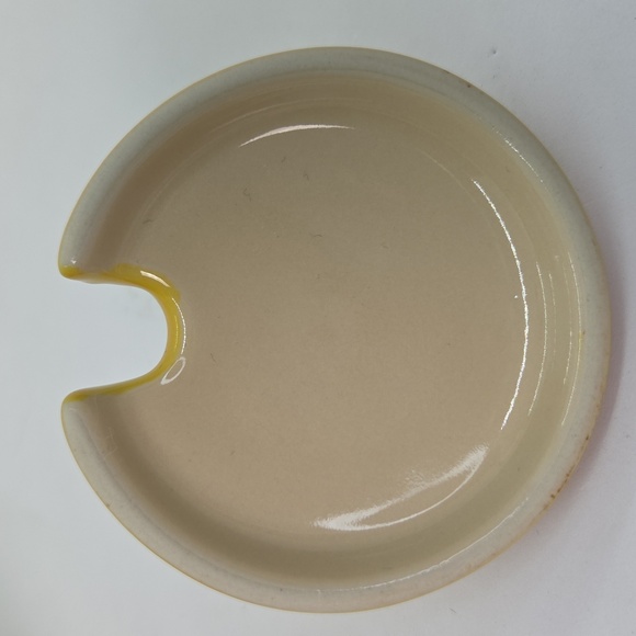 Le Creuset Yellow Ombre Ceramic Honey Pot with Wooden Dipper And Lid - Picture 14 of 16